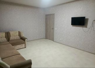 Сдаю 2-ком. квартиру, 60.8 м2, Йошкар-Ола, улица Кирова, 25, микрорайон Мирный