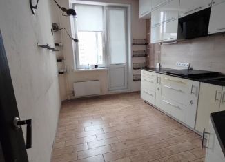 Сдам 2-комнатную квартиру, 56 м2, Оленегорск, Мурманская улица, 7