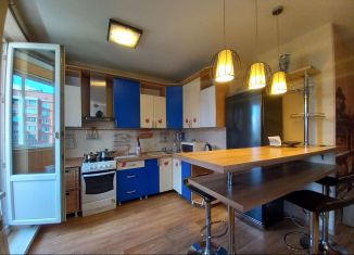 Сдам в аренду 1-комнатную квартиру, 50 м2, Новосибирск, улица Семьи Шамшиных, 12