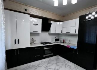 Аренда однокомнатной квартиры, 45 м2, Астрахань, Бакинская улица, 4к2