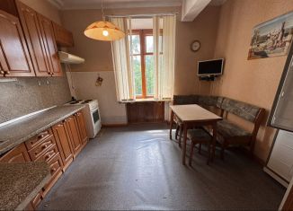 Аренда 2-ком. квартиры, 65 м2, Междуреченск, Коммунистический проспект, 14