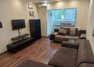 Сдается в аренду трехкомнатная квартира, 76 м2, Астрахань, улица Генерала Герасименко, 6к1