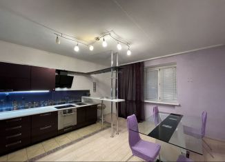 Сдам в аренду 3-комнатную квартиру, 120 м2, Тюмень, улица 30 лет Победы, 146к1