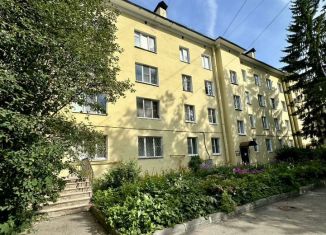 Сдаю в аренду двухкомнатную квартиру, 43 м2, Петергоф, Разводная улица, 13