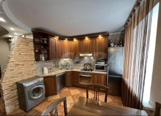 Сдам в аренду трехкомнатную квартиру, 73 м2, Тюмень, улица Шиллера, 46к2