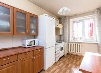 Сдам в аренду 2-ком. квартиру, 57 м2, Тюмень, улица Болотникова, 11