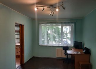 Сдается в аренду 2-комнатная квартира, 44.8 м2, Гатчина, улица Карла Маркса, 48