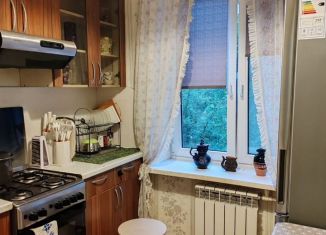 Аренда 3-комнатной квартиры, 42 м2, Гатчина, улица Карла Маркса, 38/7