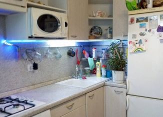 Сдам 3-ком. квартиру, 62 м2, Нижний Новгород, улица Веденяпина, 1Б