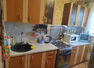 Сдаю 3-ком. квартиру, 64 м2, Нижний Новгород, улица Баренца, 1
