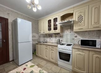 Сдается в аренду 2-комнатная квартира, 47.7 м2, Тюмень, улица Мельникайте, 120