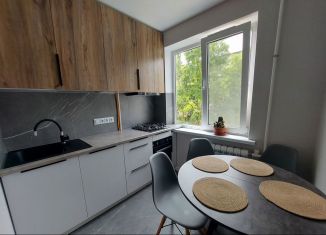 Сдается в аренду 3-комнатная квартира, 48 м2, Керчь, Вокзальное шоссе, 43