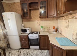 Сдаю в аренду 3-комнатную квартиру, 64 м2, Тобольск, микрорайон 7А, 41