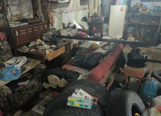 Продам гараж, Северск, Тракторная улица, 35с17/22/1