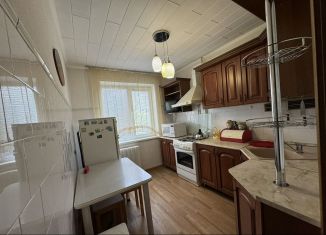 Сдается в аренду двухкомнатная квартира, 51 м2, Орёл, Октябрьская улица, 126