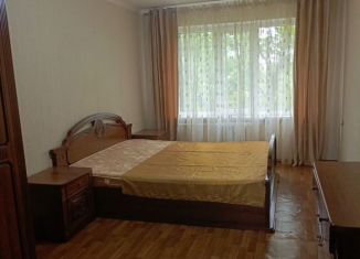 Сдается 3-комнатная квартира, 75 м2, Грозный, улица Дьякова, 12, 4-й микрорайон