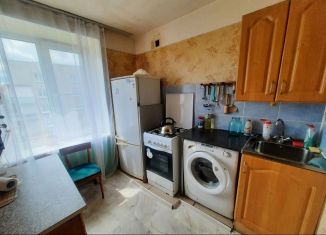 Аренда двухкомнатной квартиры, 42.5 м2, Гатчина, улица Киргетова, 14