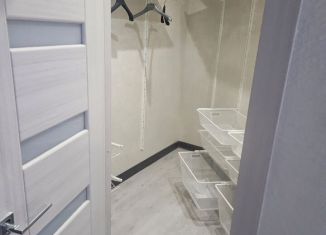 Сдаю в аренду 2-ком. квартиру, 64 м2, Чебоксары, улица Пирогова, 1к5