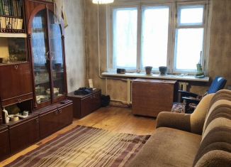 Сдается в аренду двухкомнатная квартира, 60 м2, Йошкар-Ола, улица Чкалова, 32, Октябрьский микрорайон