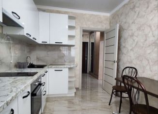 Сдам в аренду 1-ком. квартиру, 35 м2, поселок городского типа Афипский, улица 50 лет Октября, 104