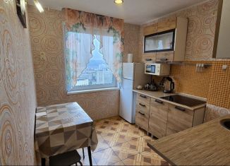 Сдам в аренду 2-ком. квартиру, 43.4 м2, Мурманск, улица Старостина, 3
