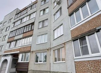 Сдаю в аренду 2-ком. квартиру, 57 м2, Псков, Госпитальная улица, 13