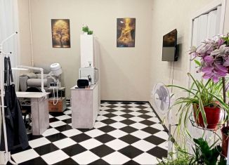 Сдача в аренду помещения свободного назначения, 12 м2, посёлок городского типа Усть-Донецкий, Садовая улица, 3