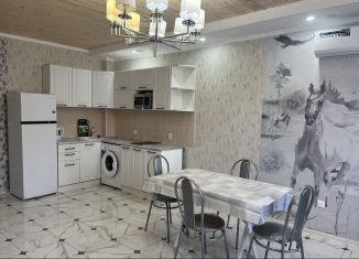 Сдаю в аренду трехкомнатную квартиру, 65 м2, посёлок городского типа Партенит, Приозёрная улица, 15