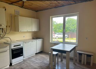 Сдается в аренду дом, 90 м2, поселок городского типа Ильский, улица Ленина, 173