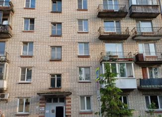 Сдается в аренду 1-комнатная квартира, 28.4 м2, Колпино, площадь Коммуны, 11