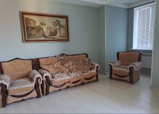 Сдаю 2-ком. квартиру, 80 м2, Избербаш, Первомайская улица, 1А