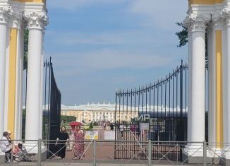 Продается 2-комнатная квартира, 58.2 м2, Петергоф, Санкт-Петербургский проспект, 48