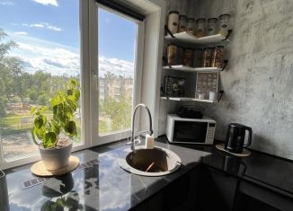 Сдаю 2-комнатную квартиру, 47 м2, Хабаровск, Космическая улица, 15