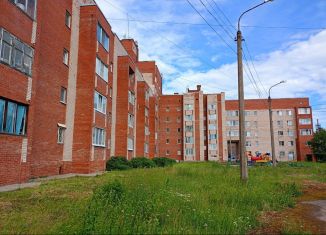 Продаю трехкомнатную квартиру, 72 м2, Отрадное, Заводская улица, 13