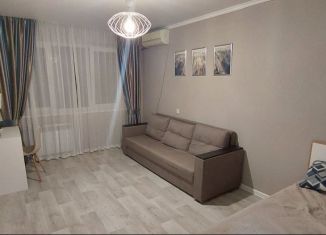 Сдается в аренду 2-комнатная квартира, 53 м2, Сочи, переулок Революции, 11, микрорайон Черемушки