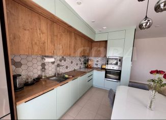 Продается 2-ком. квартира, 67.3 м2, Тюмень, Велижанская улица, 66к2, ЖК Заречный