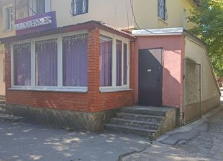 Продам торговую площадь, 82 м2, Симферополь, улица Батурина, 11