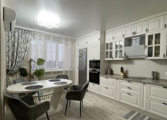 Продается трехкомнатная квартира, 69.5 м2, Казань, улица Профессора Камая, 8А, ЖК Романтика