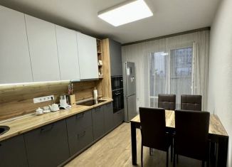 Продается трехкомнатная квартира, 70.2 м2, Тольятти, улица Владимира Высоцкого, 13