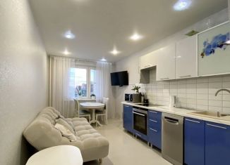 Продается двухкомнатная квартира, 57 м2, Лобня, улица Ленина, 71