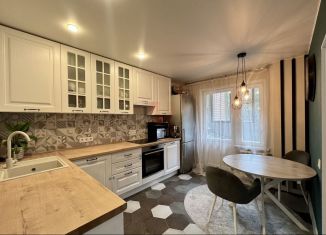 Продам 3-комнатную квартиру, 72.2 м2, деревня Малые Вязёмы, жилой комплекс Высокие Жаворонки, 7