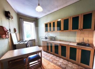 Продажа 2-комнатной квартиры, 67.5 м2, Магнитогорск, улица Николая Шишка, 28