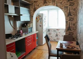 Продам 3-комнатную квартиру, 61 м2, Кириши, улица Декабристов Бестужевых, 1