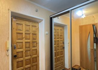 Сдам в аренду 1-ком. квартиру, 35 м2, Армавир, улица Ефремова, 111