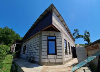 Продаю дом, 110 м2, поселок Мирный