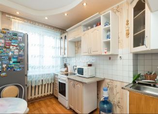 Продам 2-ком. квартиру, 42.8 м2, Тобольск, 7-й микрорайон, 2