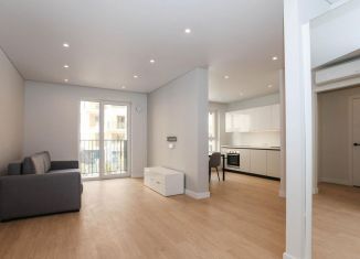 Сдаю 2-ком. квартиру, 76 м2, Екатеринбург, улица Шаумяна, 24, ЖК Южные Кварталы