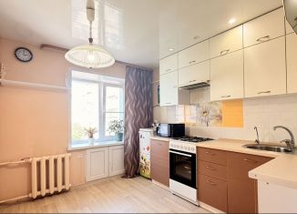 Продам 5-комнатную квартиру, 88.7 м2, Киров, Октябрьский проспект, 14