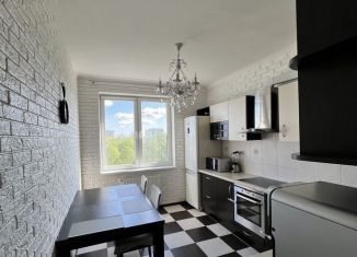 Продам 3-комнатную квартиру, 69.6 м2, Калининград, Судостроительная улица, 17Д