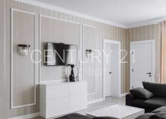 Продам трехкомнатную квартиру, 117 м2, Калининград, проспект Мира, 100